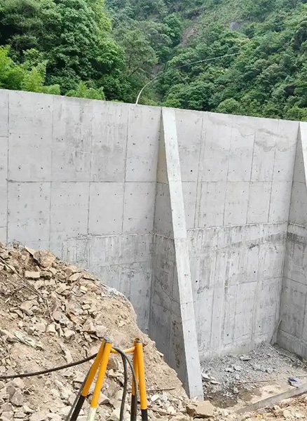 临沂蒙阴县重力式挡土墙